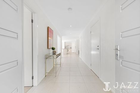 Property photo of 8 Eva Avenue Point Cook VIC 3030