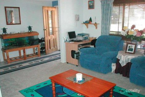 Property photo of 10 Glider Road Wadalba NSW 2259