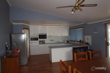 Property photo of 16 Thom Street Temora NSW 2666