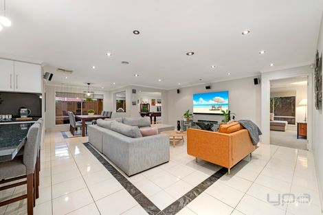 Property photo of 5 Barringo Way Caroline Springs VIC 3023