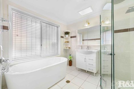 Property photo of 2/1 Henman Close Point Clare NSW 2250