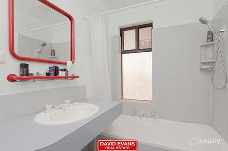 Property photo of 15 Bridgedale Close Beldon WA 6027