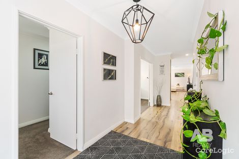 Property photo of 34 Fairywren Street Banksia Grove WA 6031