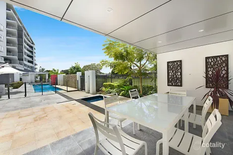 Property photo of 107/11 Compass Drive Biggera Waters QLD 4216