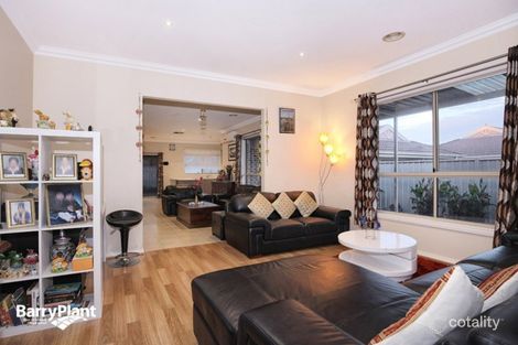 Property photo of 16 Classic Place Craigieburn VIC 3064