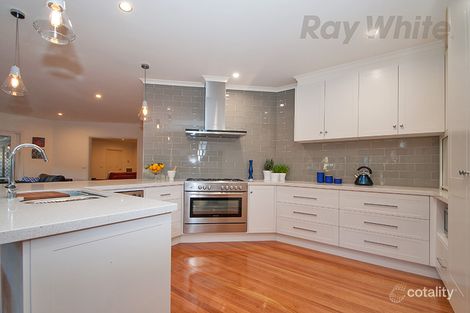 Property photo of 6 Commerford Place Chirnside Park VIC 3116