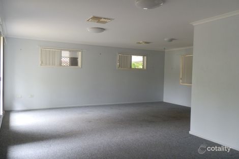 8 Crystal Ct, Emerald, QLD 4720