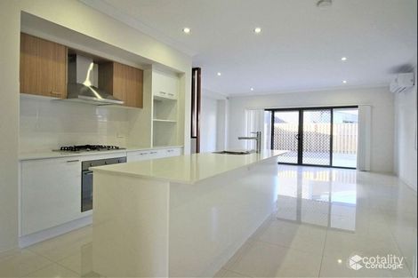 Property photo of 8 Diligent Place Runcorn QLD 4113