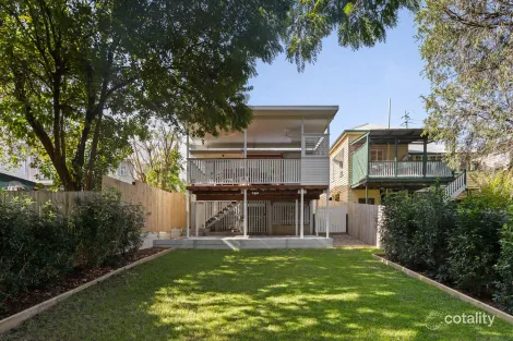 10 Holmesbrook St, Ashgrove, QLD 4060