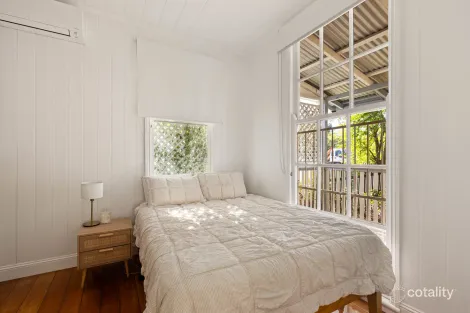 Property photo of 10 Holmesbrook Street Ashgrove QLD 4060