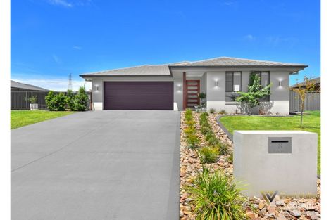 Property photo of 8 Galah Drive Calala NSW 2340