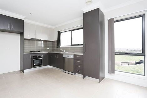Property photo of 9/79 Lancefield Drive Caroline Springs VIC 3023