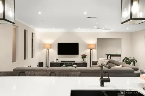 Property photo of 35 Sunset Drive Chirnside Park VIC 3116