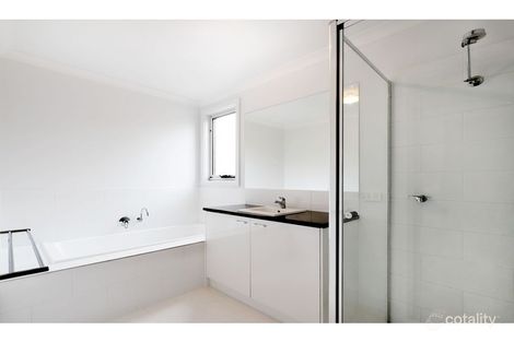 Property photo of 73 Willow Glen Boulevard Cranbourne VIC 3977