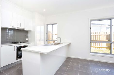 Property photo of 8 Apex Place Berwick VIC 3806