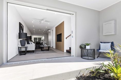 Property photo of 10 Leslie Crescent Baringa QLD 4551