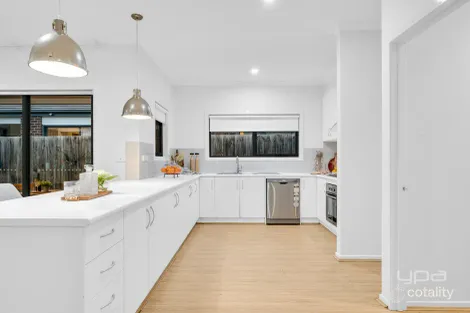 Property photo of 31 Cloudy Crescent Point Cook VIC 3030