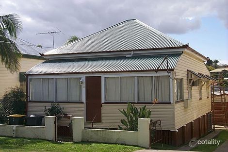 18 Somerset St, Windsor, QLD 4030