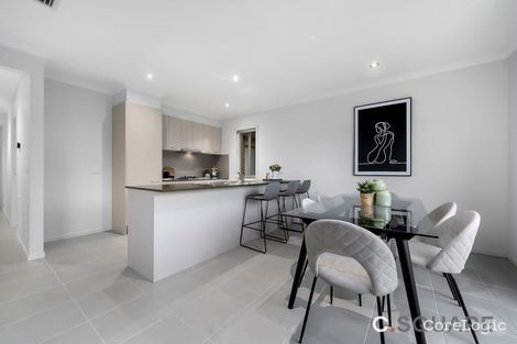 Property photo of 33 Streamside Drive Craigieburn VIC 3064