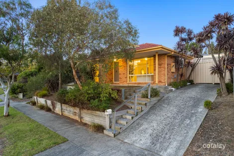 Property photo of 3 Wallangara Drive Pakenham VIC 3810