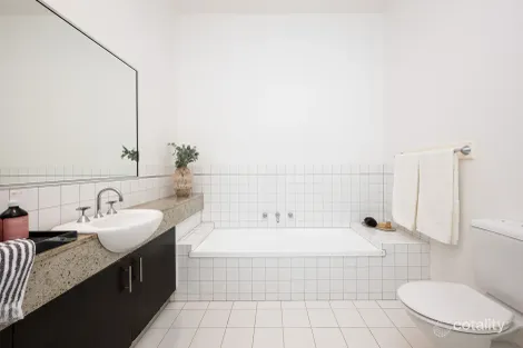 Property photo of 1/8 St Georges Road Elsternwick VIC 3185