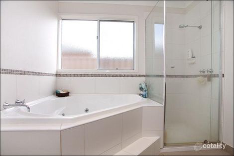 Property photo of 35 Shaftesbury Drive Epping VIC 3076