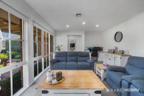 Property photo of 8 Guest Road Pakenham VIC 3810