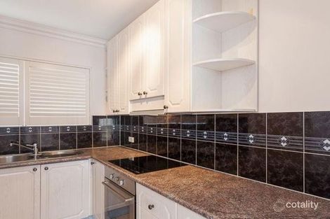 Property photo of 2/77 Kitchener Street Coorparoo QLD 4151