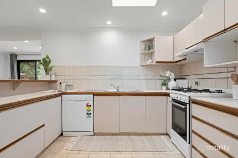 Property photo of 12 Woburn Close Kealba VIC 3021