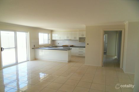 Property photo of 19 Willang Crescent Glenfield Park NSW 2650
