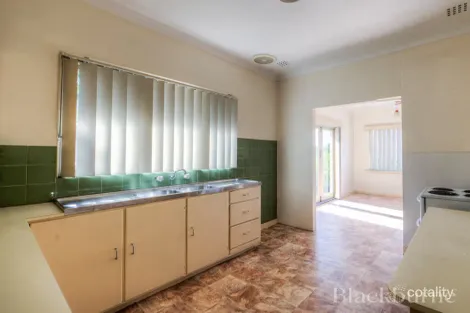 Property photo of 33 April Road Dianella WA 6059