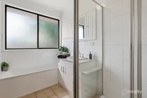 Property photo of 12 Woburn Close Kealba VIC 3021