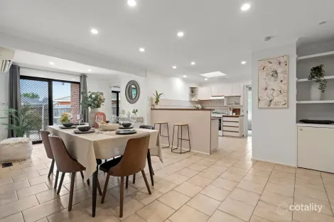 Property photo of 12 Woburn Close Kealba VIC 3021