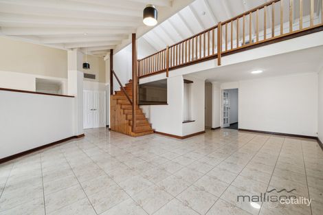 1 Barra Cl, Leeming, WA 6149
