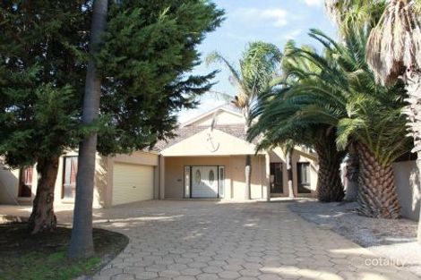 8 Palm Beach Dr, Patterson Lakes, VIC 3197