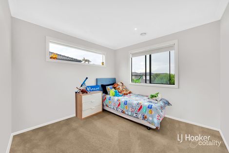 Property photo of 71 Fiorelli Boulevard Cranbourne East VIC 3977