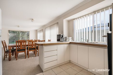 Property photo of 4 Jakovich Circuit Atwell WA 6164