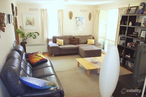 Property photo of 17 Robertson Street Curtin ACT 2605