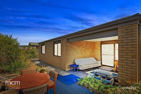 Property photo of 31 Kimba Circuit Truganina VIC 3029