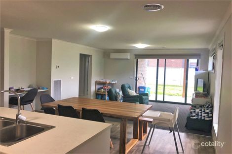 8 Techaven St, Delacombe, VIC 3356