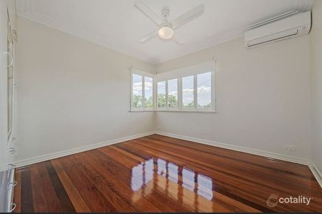 Property photo of 51 Paramount Terrace Seven Hills QLD 4170