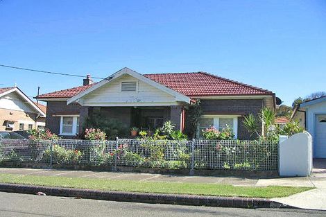 3 Prince Edward St, Carlton, NSW 2218