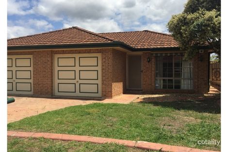 2/3 Tharkinna Cl, Cranebrook, NSW 2749