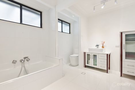 Property photo of 5 Malison Street Wyoming NSW 2250