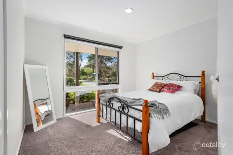 Property photo of 5A Slattery Crescent Gisborne VIC 3437
