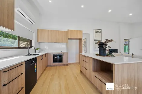 Property photo of 15 Glendevon Crescent Mount Warren Park QLD 4207