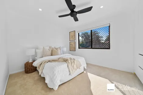 Property photo of 15 Glendevon Crescent Mount Warren Park QLD 4207