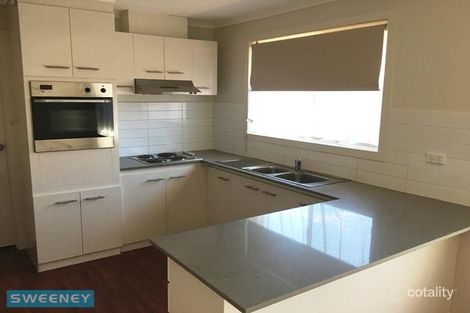 Property photo of 30 Kambalda Circuit Kings Park VIC 3021