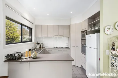 Property photo of 1/79-81 Powlett Street Kyneton VIC 3444