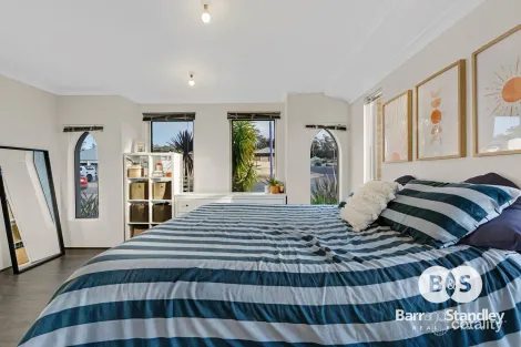 Property photo of 16 Meredith Way Usher WA 6230